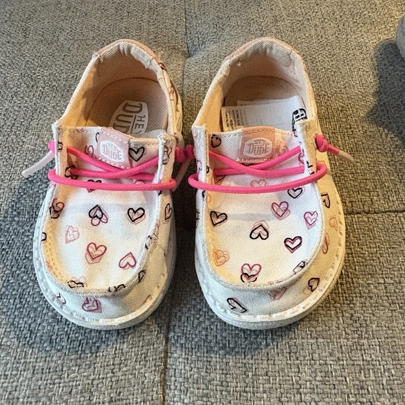 Hey Dude Toddler Girl Slip On Everyday Comfy Shoes Chetah Pink Hearts Size 5/6 - Picture 7 of 10